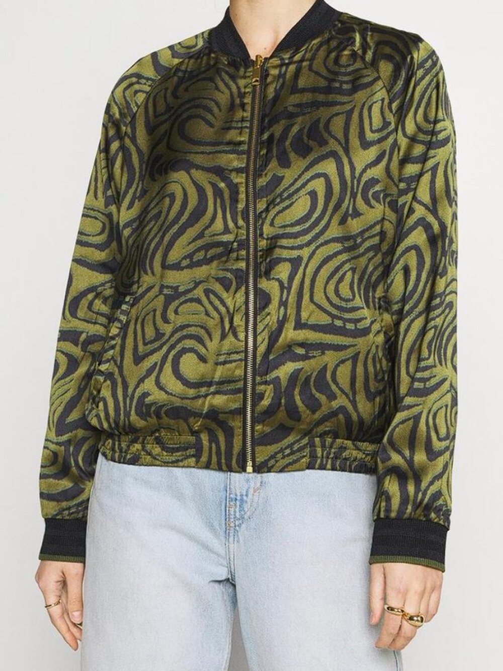 SCOTCH SODA Women's Reversible Printed Bomber Jacket in Motted Olive